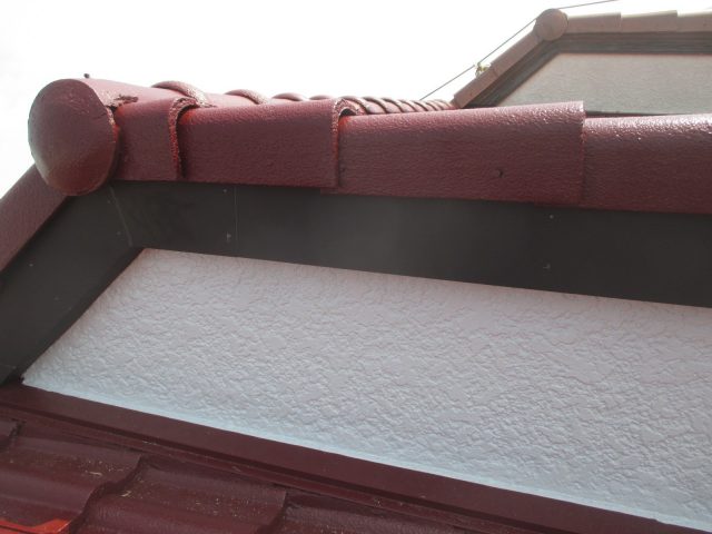 神戸市西区のガルバリウム鋼板平板でカバーした破風